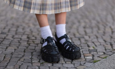 Skarpetki noszone do sandałów najbardziej zaskakującym trendem lata