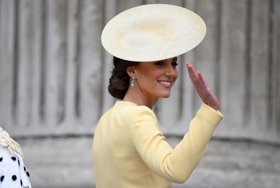 Księżna Kate w żółtej sukience Emilii Wickstead