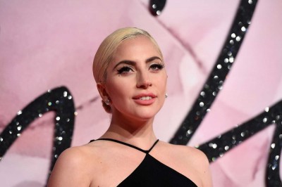 Lady Gaga startuje z linią kosmetyków 