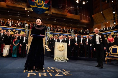 Olga Tokarczuk odebrała Literacką Nagrodę Nobla 