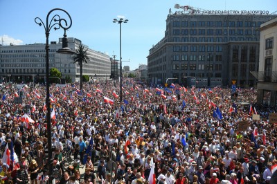 Tłumy na „Marszu 4 czerwca” w Warszawie