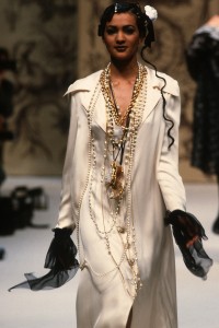 Chanel Haute Couture wiosna-lato 1993, Fot. Getty Images
