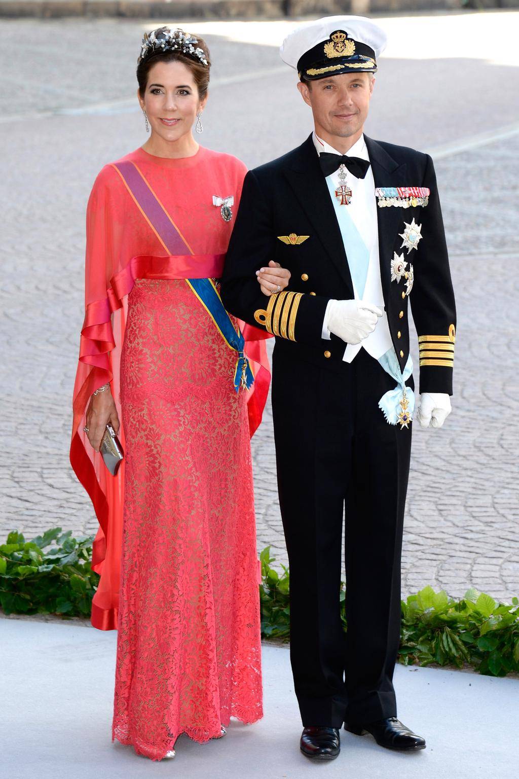 Maria, księżna koronna Danii, i Fryderyk, książę koronny Danii, na ślubie księżnej szwedzkiej Madeleine i Christophera O’Neilla urządzonym przez króla Karola Gustawa XVI i królową Sylwię na Zamku Królewskim w Sztokholmie, 8 czerwca 2013 roku.