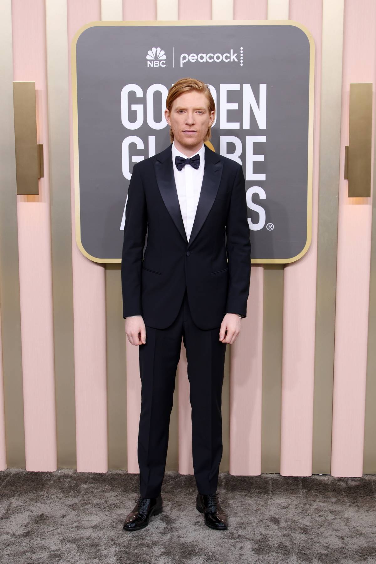 Domhnall Gleeson w smokingu Giorgio Armani