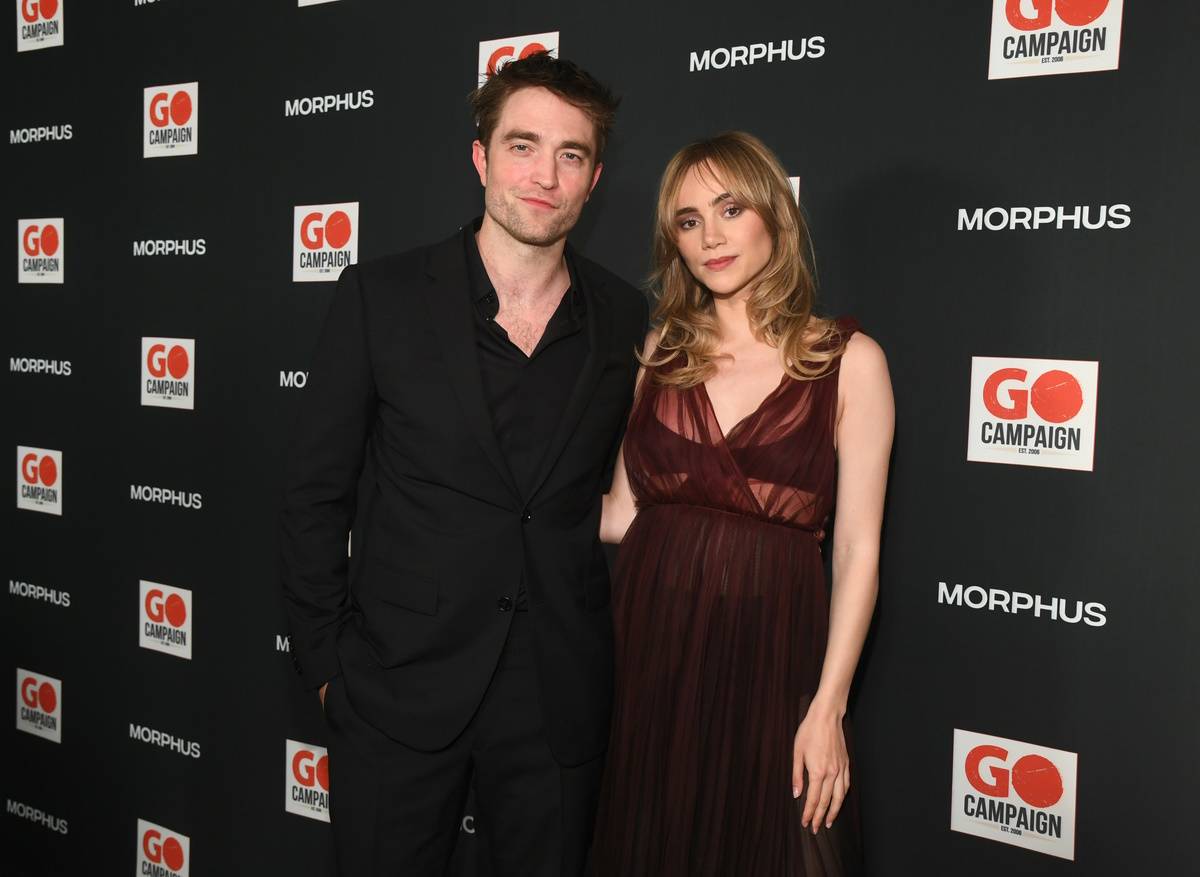 Robert Pattinson i Suki Waterhouse razem na czerwonym dywanie.