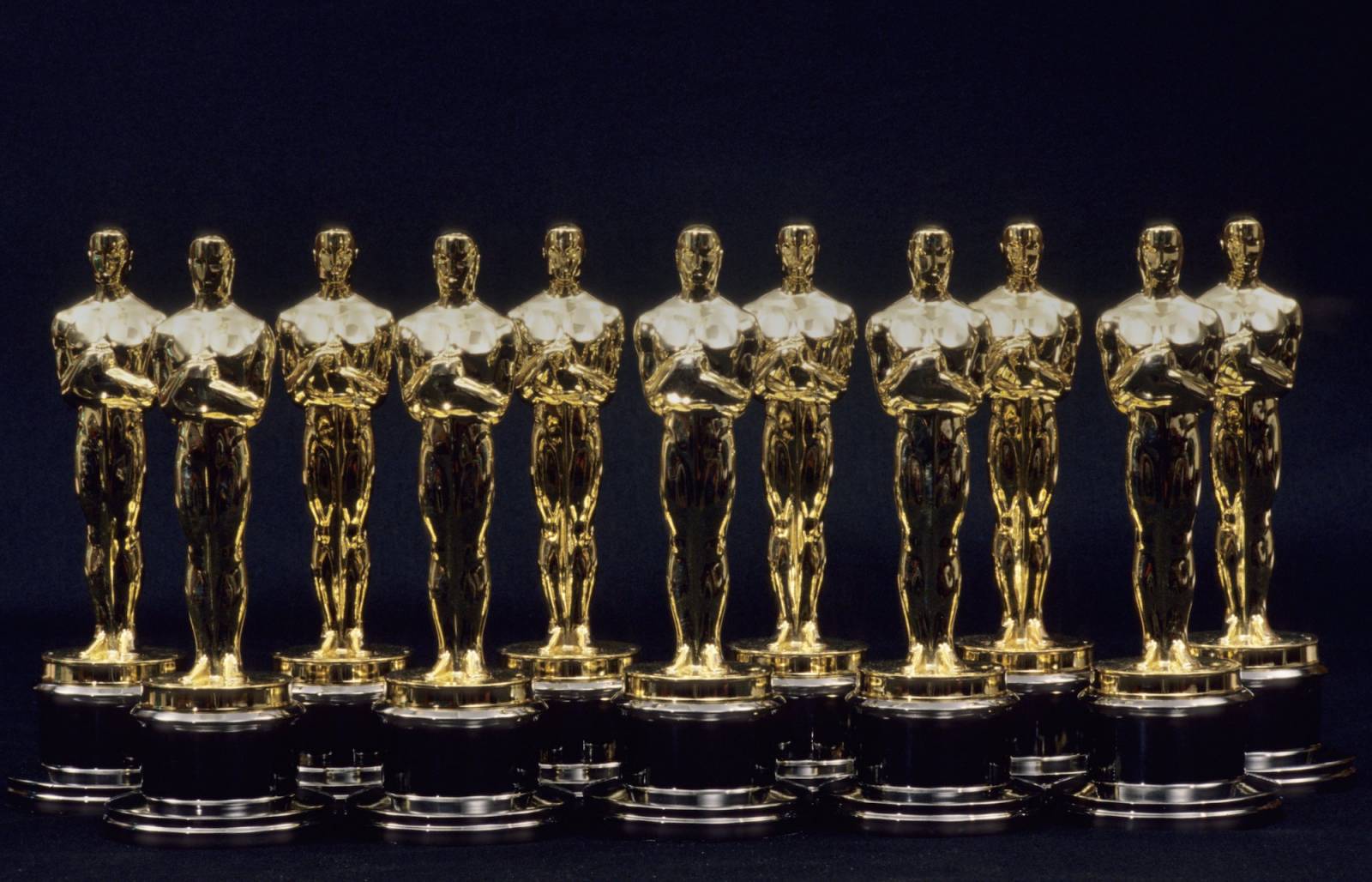 Przybliżamy krótką historię filmowego Oscara, a także wyjaśniamy, jak wybierani są laureaci i nominowani. Fot. Getty Images)