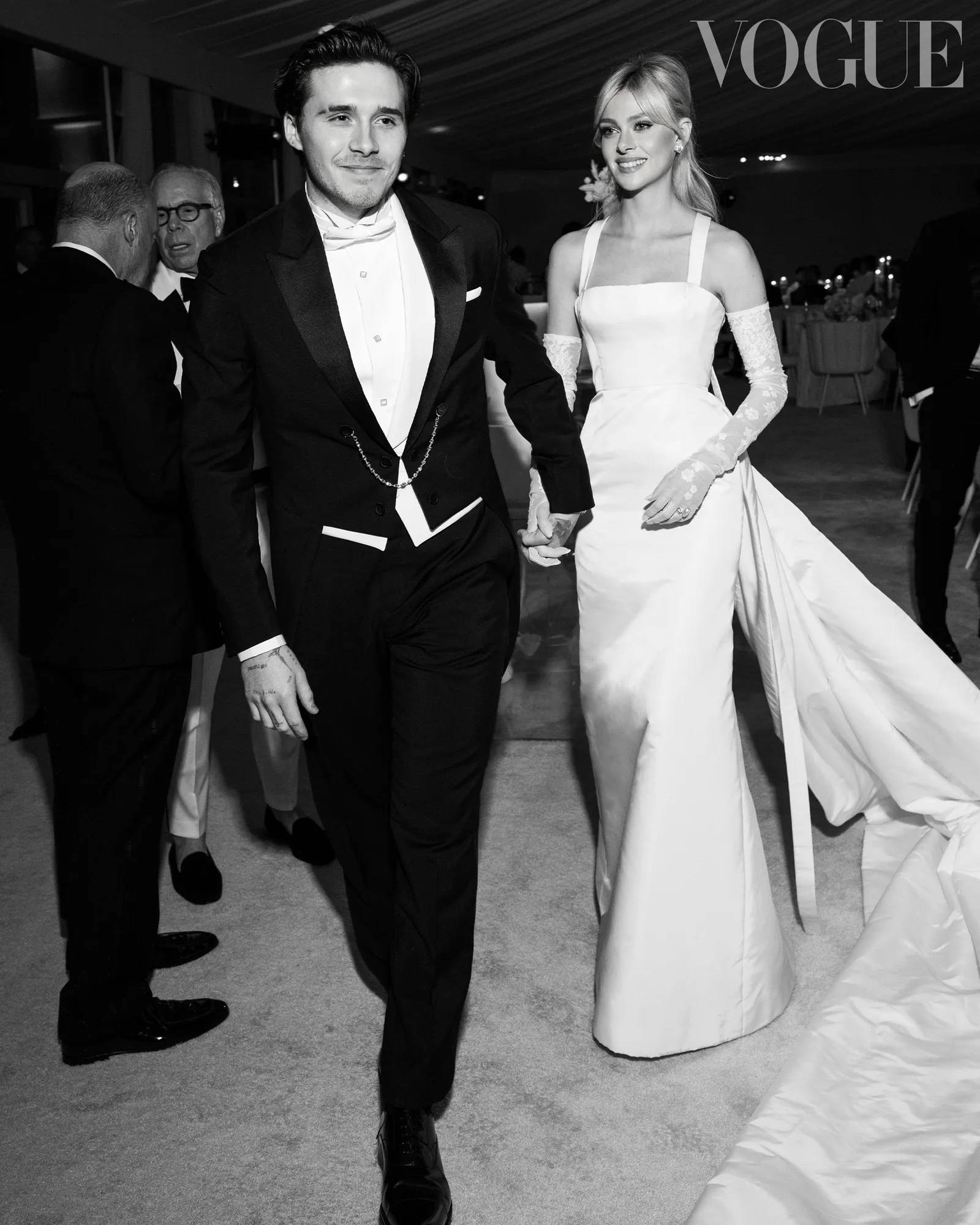 Pan młody w Diorze, a jego żona w Valentino./ Fot. German Larkin