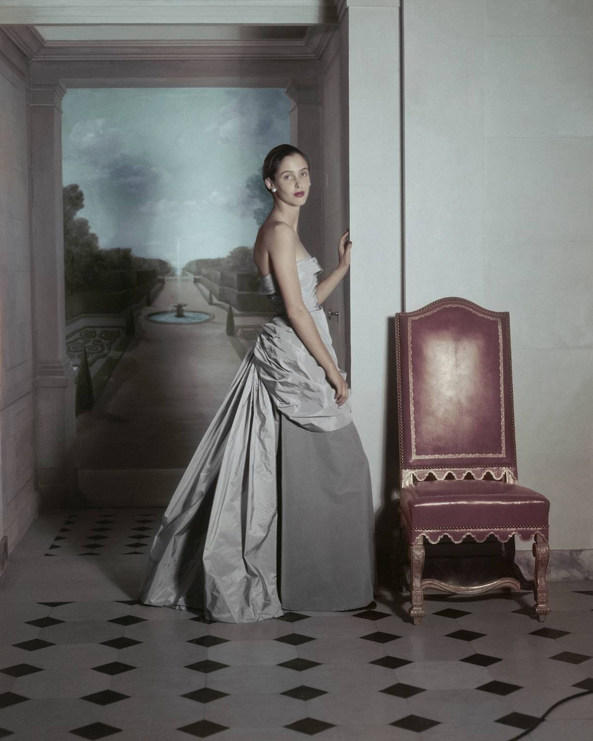 Wieczorowa suknia Balenciagi, 1948 rok