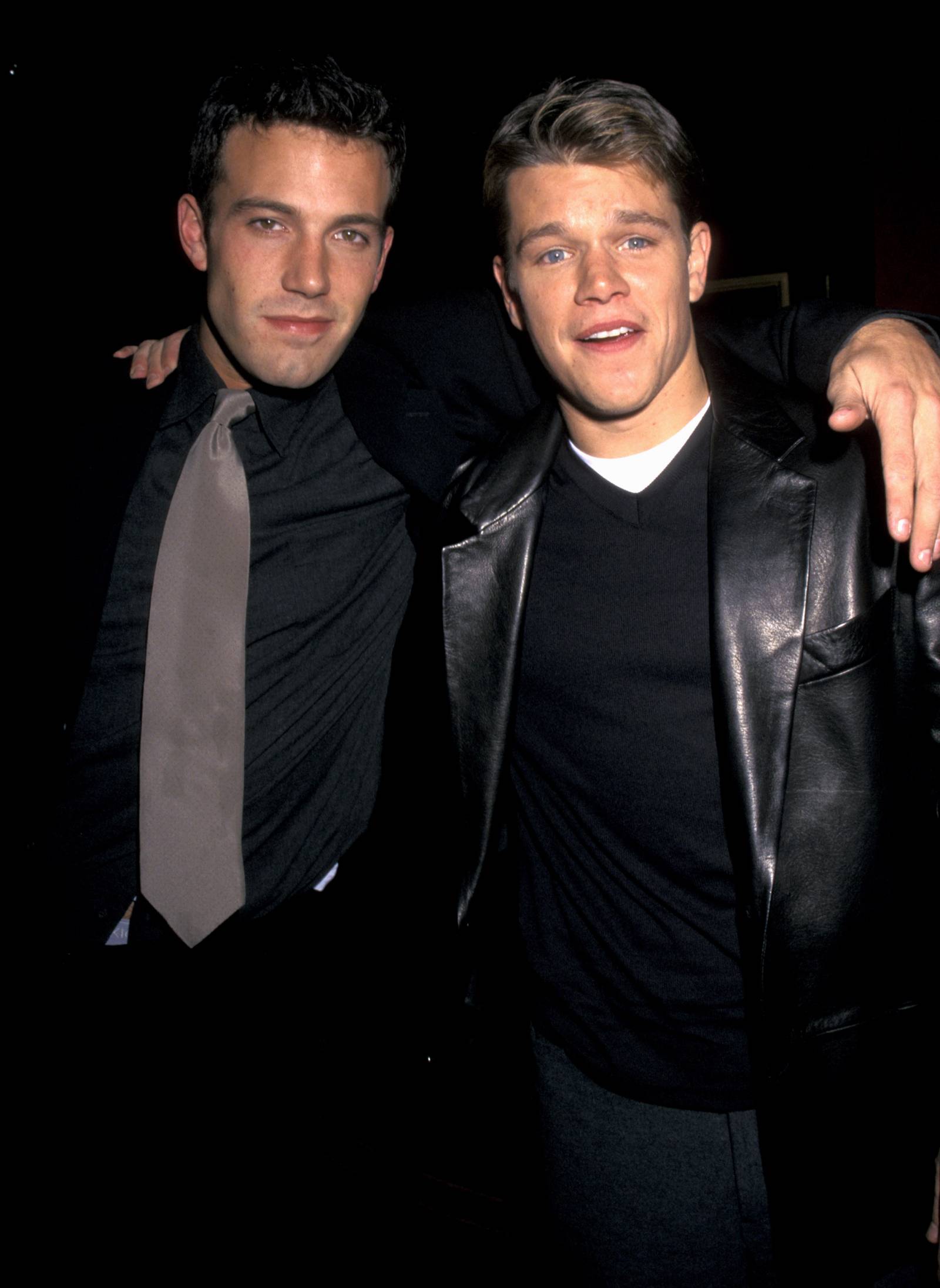 Ben Affleck i Matt Damon w 1997 roku w Nowym Jorku na premierze Buntownika z wyboru (Fot. Ron Galella, Ltd./Ron Galella Collection via Getty Images)