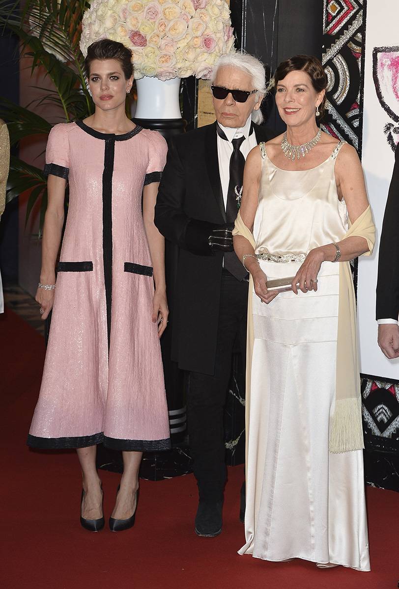 Charlotte Casiraghi, Karl Lagerfeld i Karolina, księżniczka Hanoweru (Fot. Pascal Le Segretain/Getty Images)