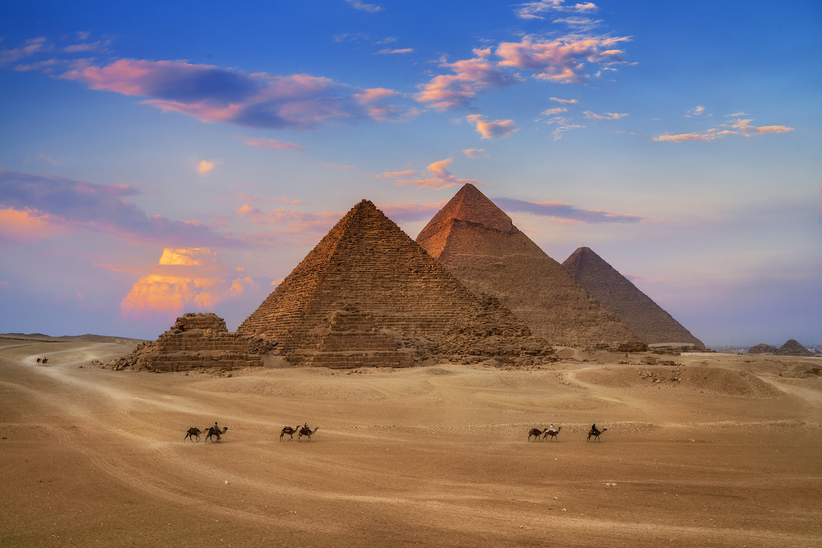 Piramidy w Gizie (Fot. Getty Images)