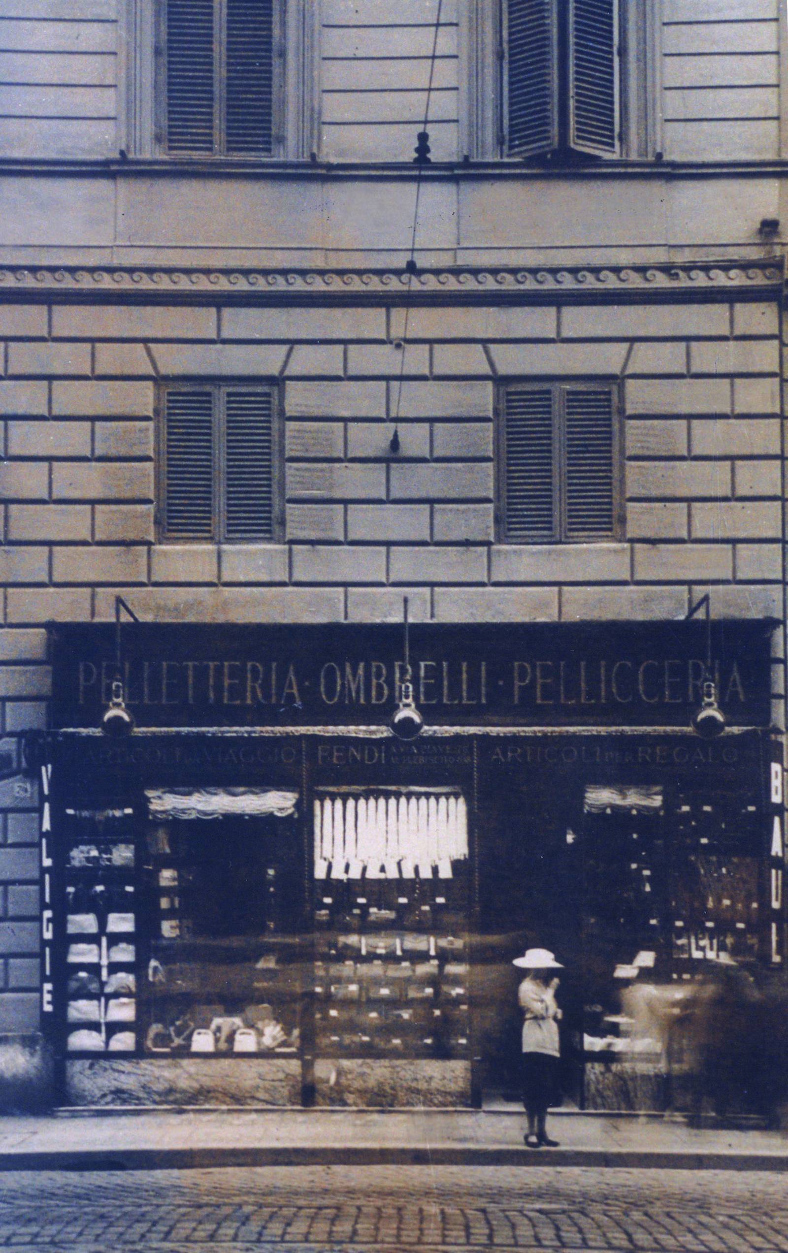 Pierwszy butik Fendi na via del Plebiscito w Rzymie