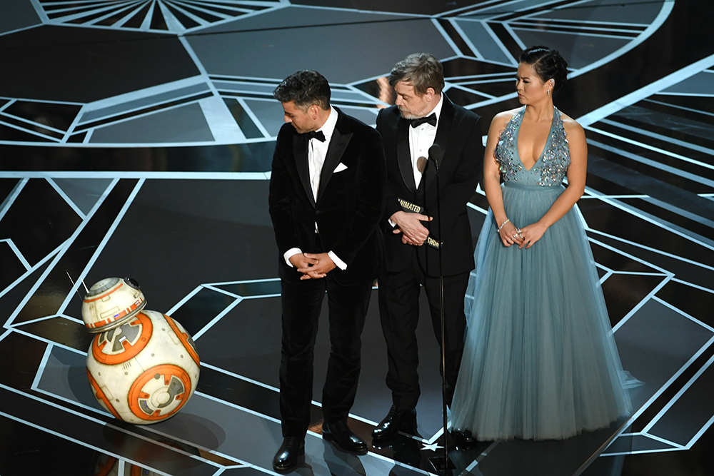 BB-8, Oscar Isaac, Mark Hamill i Kelly Marie Tran (Fot. Kevin Winter, Getty Images)