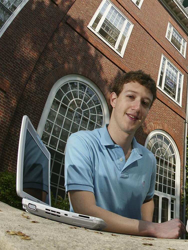 Mark Zuckerberg w 2004 roku (Fot. Rick Friedman, Getty Images)