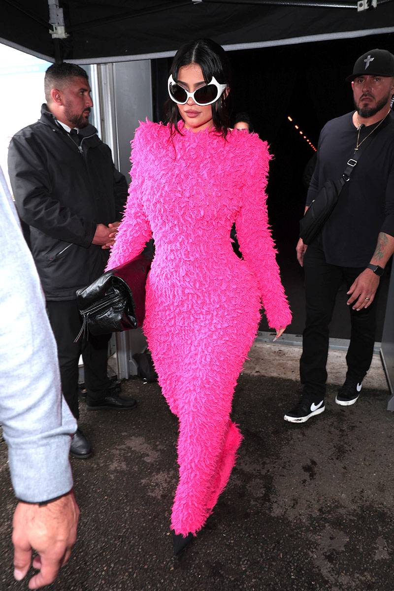 Kylie Jenner w sukience Balenciagi. / (Fot. Getty Images)