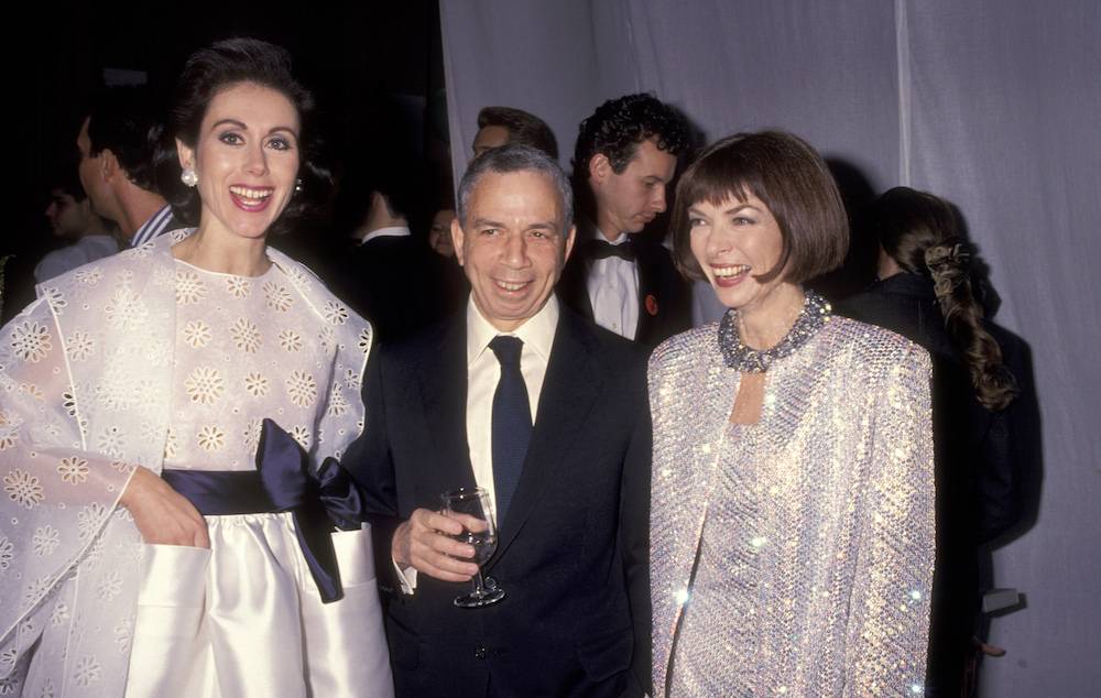 Rok 1990, od lewej: arolyn Roehm, S.I. Newhouse and Anna Wintour (Fot. Getty Images)