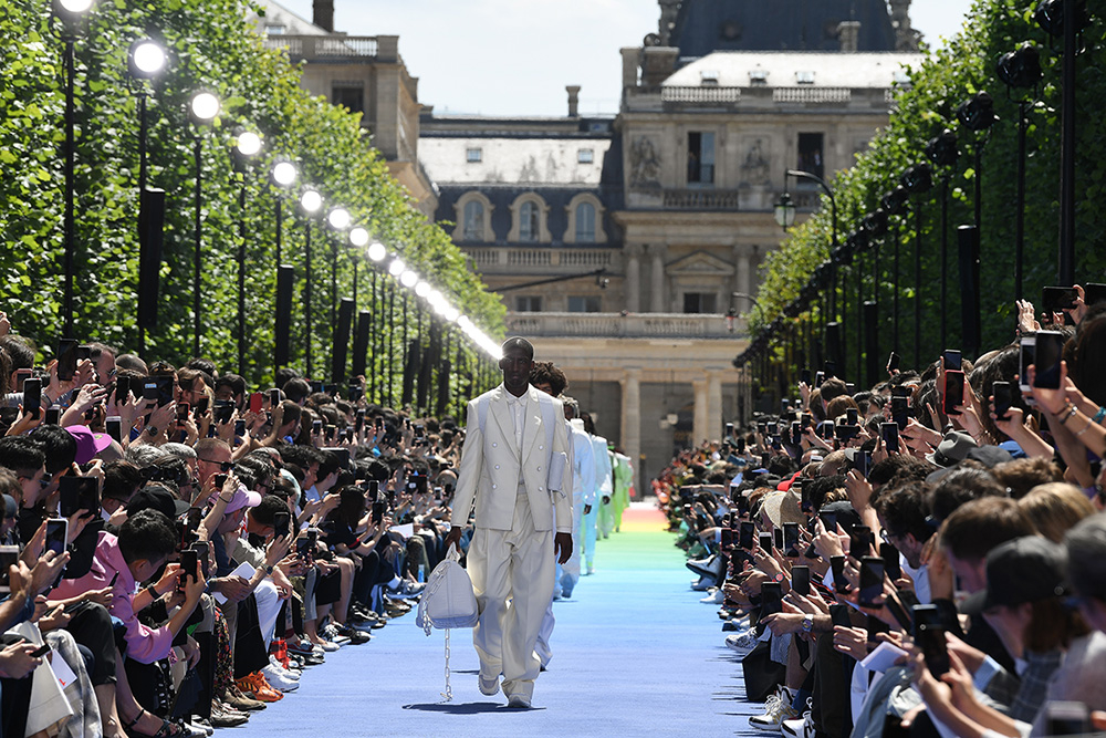 Pokaz męskiej kolekcji Louis Vuitton wiosna-lato 2019. (Fot. Pascal Le Segretain, Getty Images)