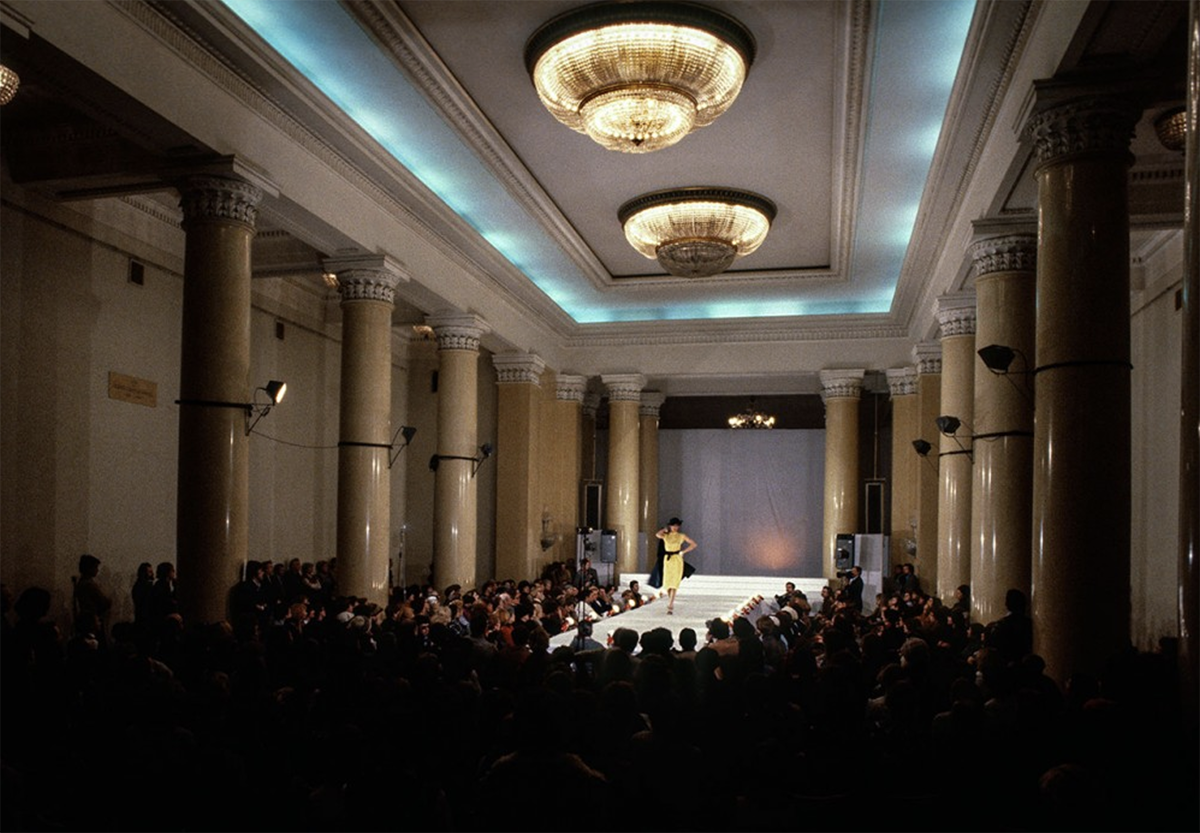 Pokaz kolekcji Mody Polskiej zaprezentowany w Pałacu Kultury i Nauki w latach 70.