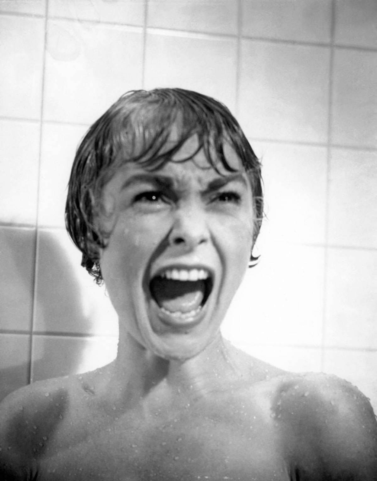 Jedna z najbardziej znanych scen w historii kina. Janet Leigh jako Marion Crane w Psychozie, 1960 (Fot. Collection Christophel/RnB/East News)