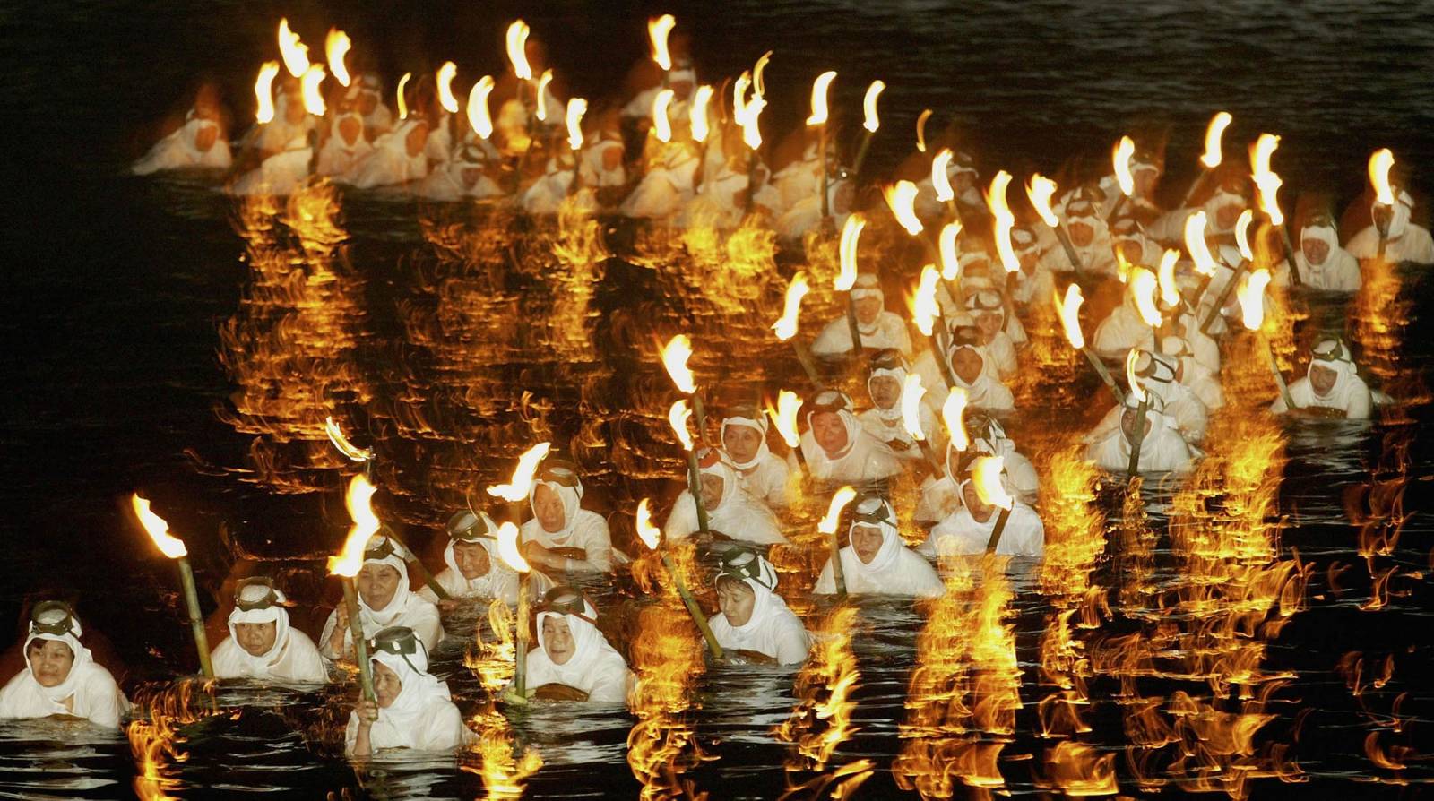 Ama festiva w Shirahamie, 2003 (Fot. Junko Kimura / Stringer / Getty Images)
