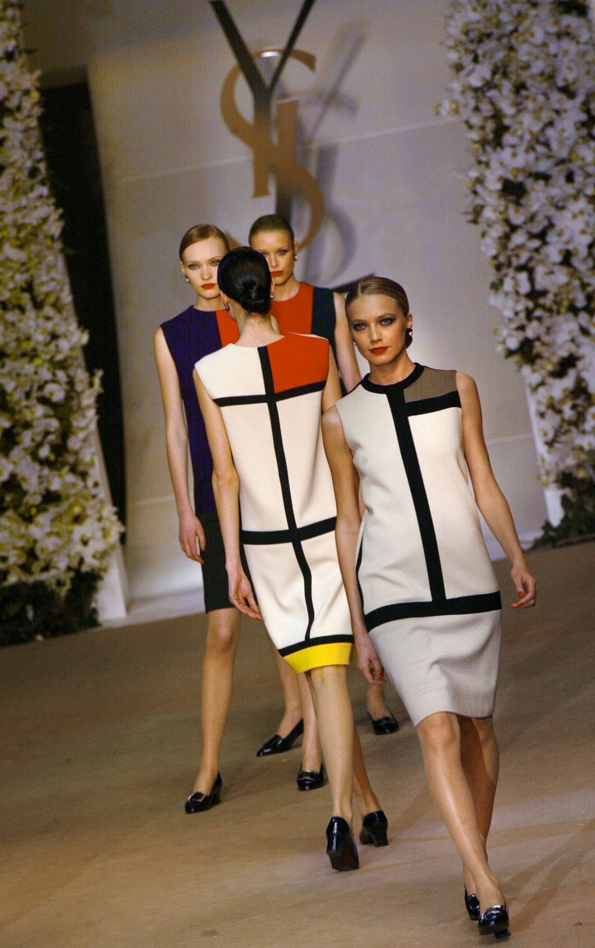 Sukienki Mondrian z kolekcji YSL