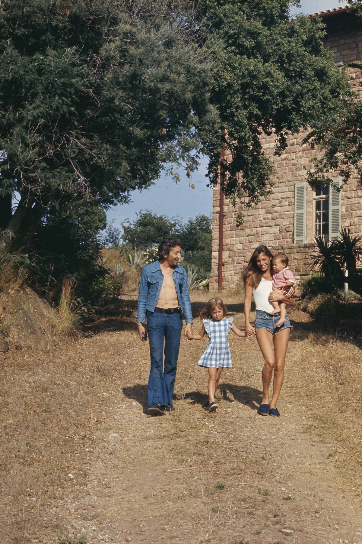Z córkami na wakacjach w Saint Tropez, 1972 r.