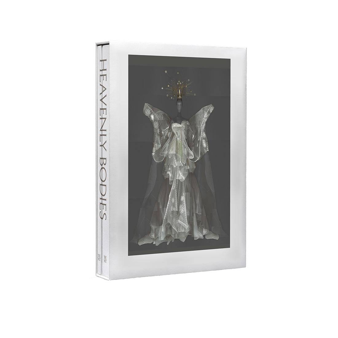  „Heavenly Bodies – Fashion and Catholic Imagination”, cena 249 zł, dostępny na bookoff.pl  (Fot. materiały prasowe)