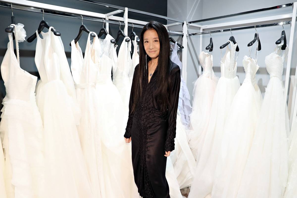 Vera Wang z sukniami ślubnymi swojego projektu