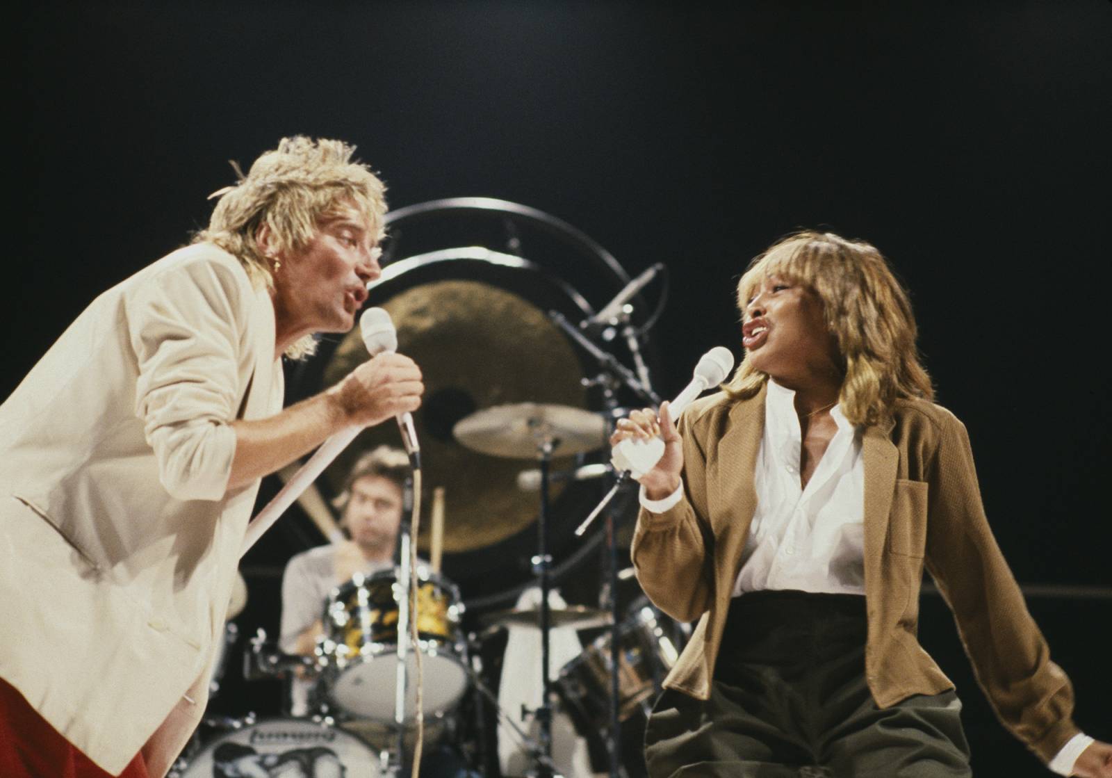Rod Stewart i Tina Turner podczas koncertu (Fot. Christian SIMONPIETRI/Sygma via Getty Images)