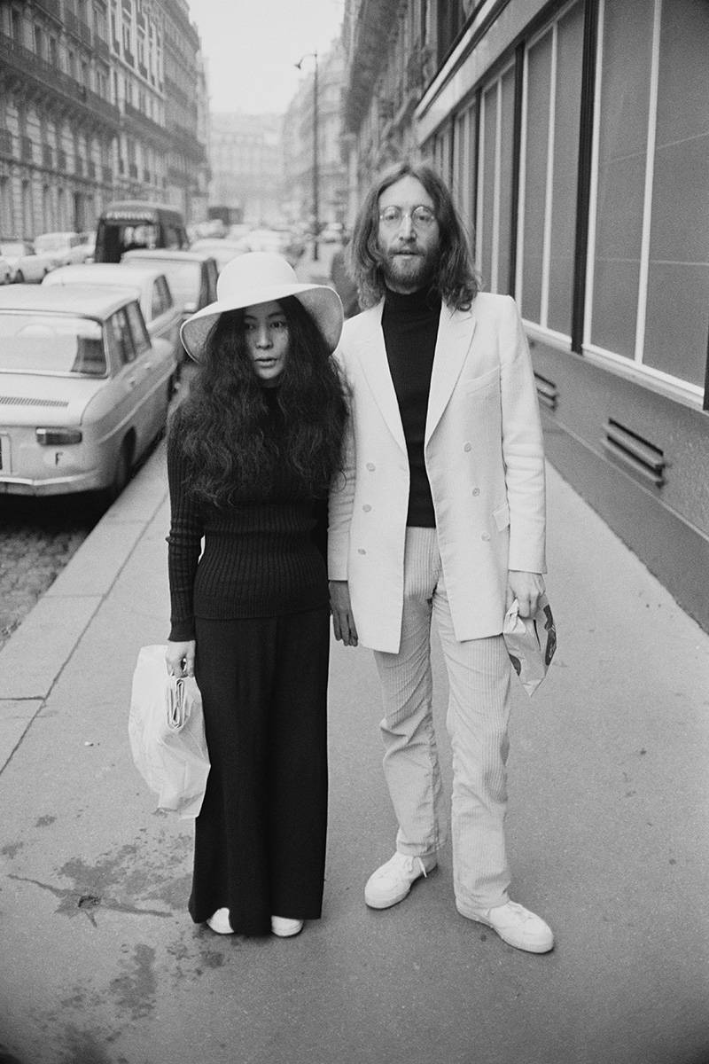 Yoko Ono i John Lennon (Fot. Reg Lancaster/Daily Express/Hulton Archive/Getty Images)