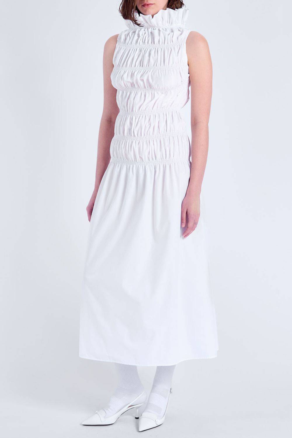 Biała sukienka z marszczoną talią, Acephala, 890 zł (Fot. materiały prasowe)