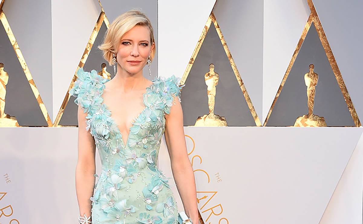 Cate Blanchett w miętowej kreacji Giorgia Armaniego na rozdaniu Oscarów w 2016 roku (Fot. Getty Images)
