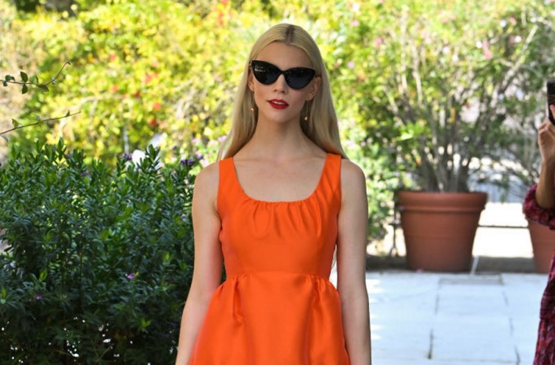 Stylizacje Anyi Taylor-Joy na festiwalu w Wenecji