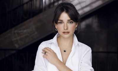 Premierowo na Vogue.pl: Maria Dębska ambasadorką diamentowych kolekcji Apart