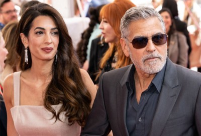 Amal Clooney wraca na czerwony dywan w eleganckim stylu