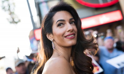 Amal Clooney łączy morskie fale ze stylem glamour