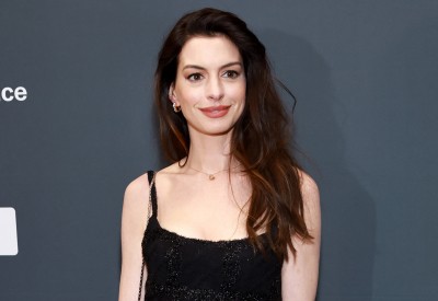 Selfie Anne Hathaway bez makijażu