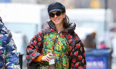 Zimowa łąka: Anne Hathaway we wzorzystej puchówce Moncler 