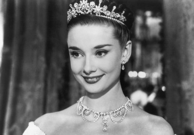 Najpiękniejsza biżuteria z filmów z Audrey Hepburn 