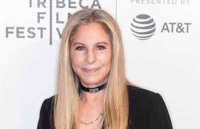 Barbra Streisand przekazuje udziały w Disney’u córce George’a Floyda