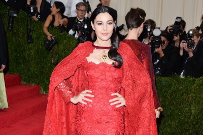 Monica Bellucci w kreacjach Dolce & Gabbana