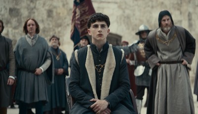 Timothée Chalamet jako król Henryk V