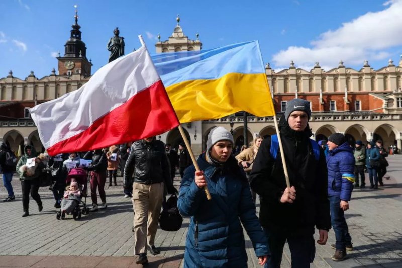 Список безкоштовних курсів польської мови для українців