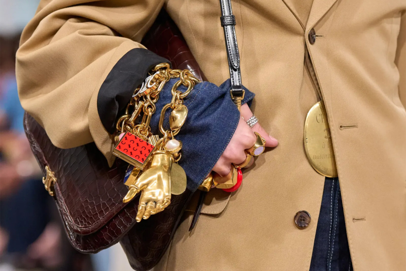 Bransoletka boho od Celine to najpopularniejszy trend na nadchodzącą jesień 