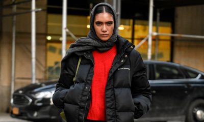 Bordowe adidasy rozpoczną kalendarzową jesień. Jak je stylizować? 