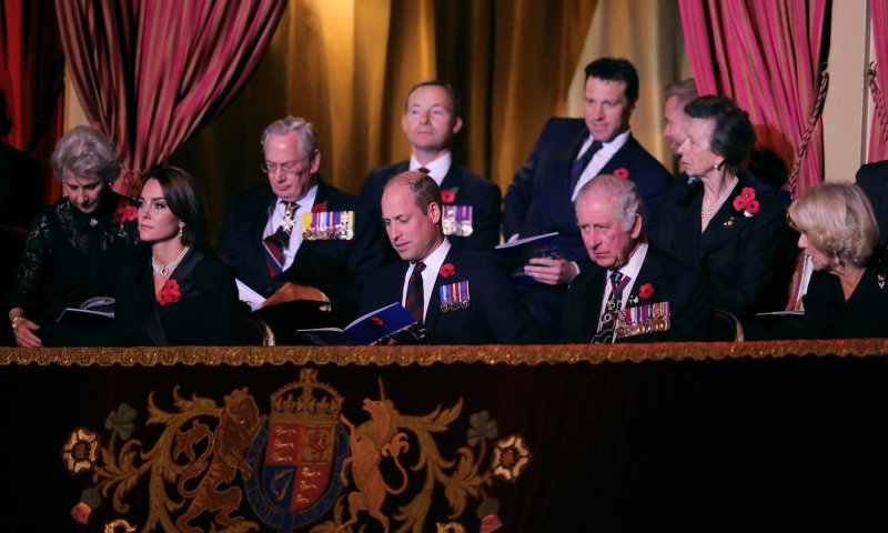 Brytyjska rodzina królewska na Festival of Remembrance