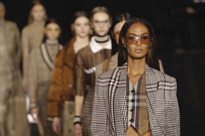 Burberry jesień-zima 2020-2021: Lata świetności 