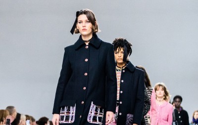 Pokaz Chanel Métiers d'art 2022: W fabryce marzeń