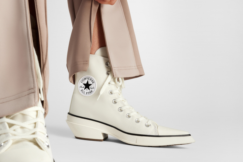 Converse Chuck 70 De Luxe Pointed to trampki i kowbojki w jednym. Będą hitem?