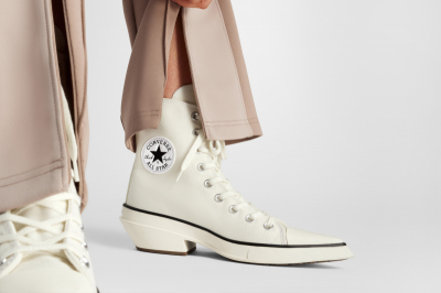 Converse Chuck 70 De Luxe Pointed to trampki i kowbojki w jednym. Będą hitem?